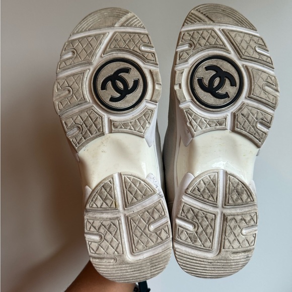 CHANEL RUNNERS - WHITE CLASSICS - Picture 6 of 15